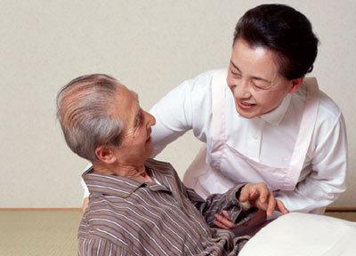 月薪数万也不做“保姆”？谁来打理万亿家政市场